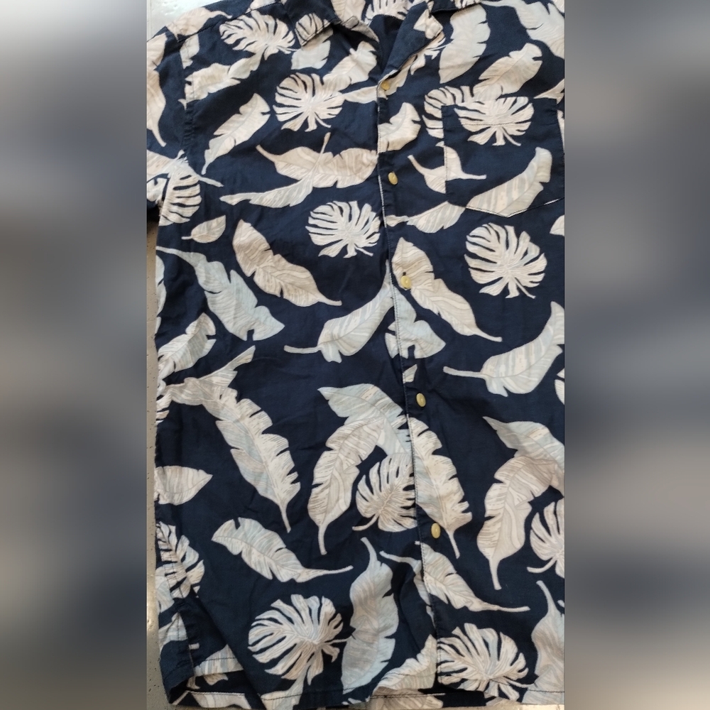 SONOMA Leaf Print Vacation Shirt Blue & White Hawaii Casual Shirts Boy button up - Picture 7 of 11